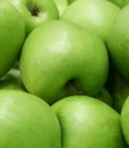 Fresh apples at whjolesale price in Lagos, only from Iyalojadirect.com